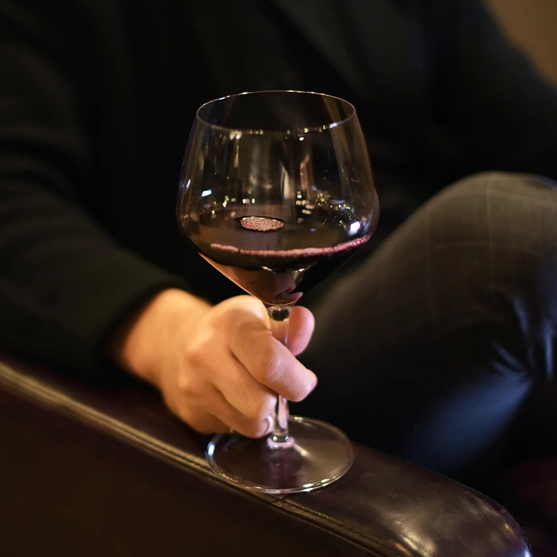 luigi-bormioli-michelangelo-masterpiece-17oz-burgunder-red-wine-glasses-merimelma